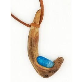 Pendentif Quartz bleu et bois.